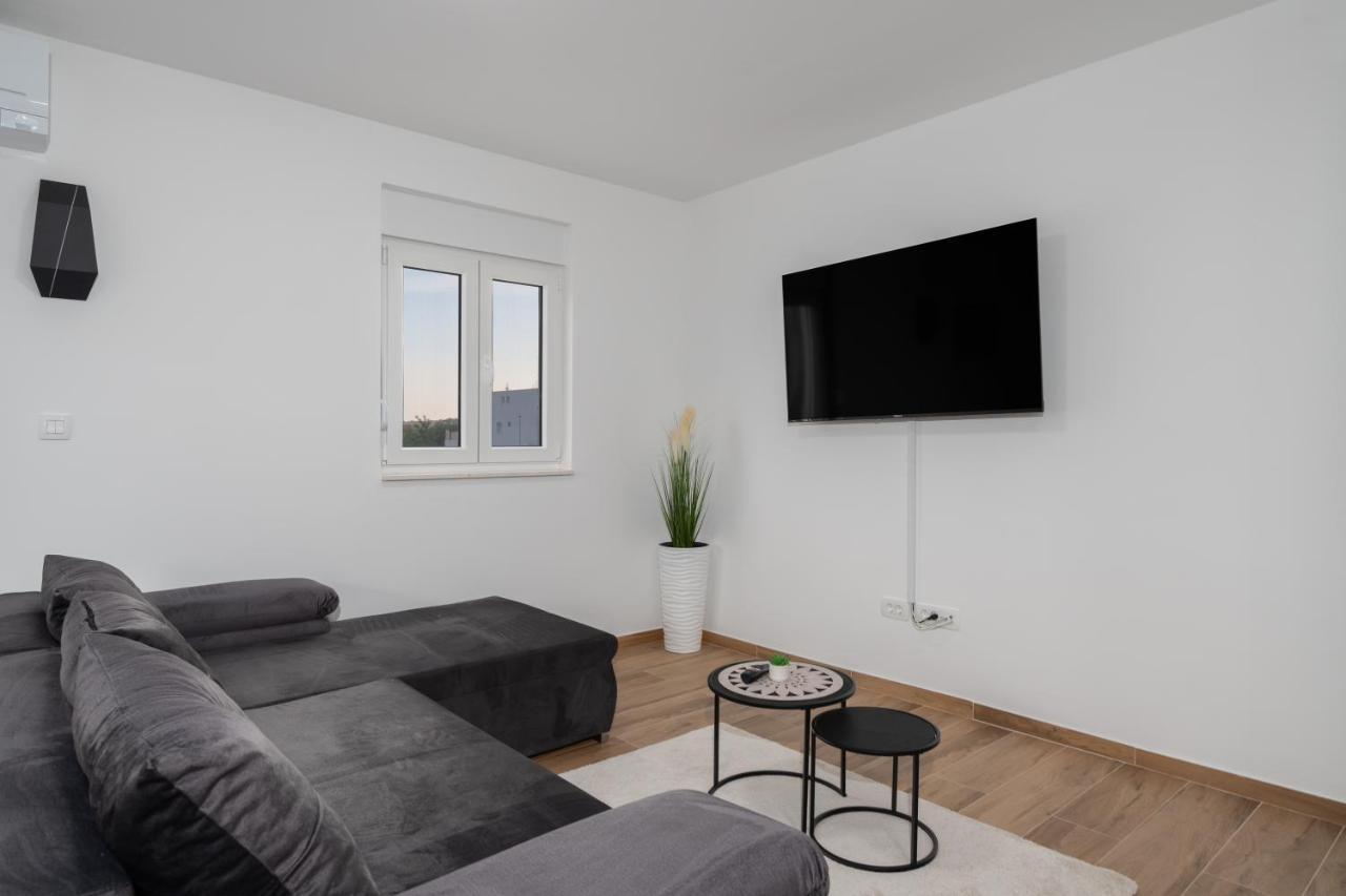 Number One Apartments Вир Экстерьер фото