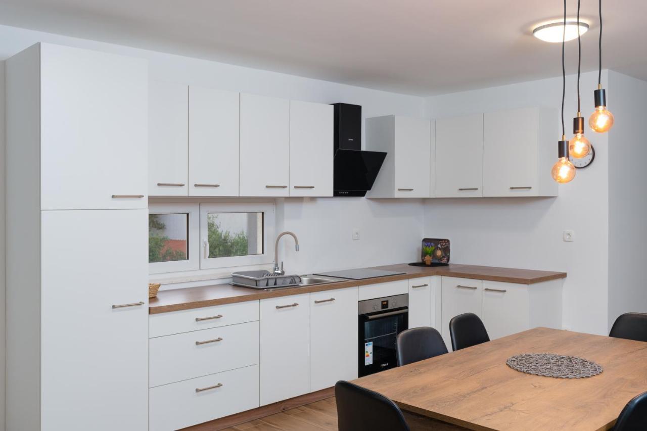 Number One Apartments Вир Экстерьер фото