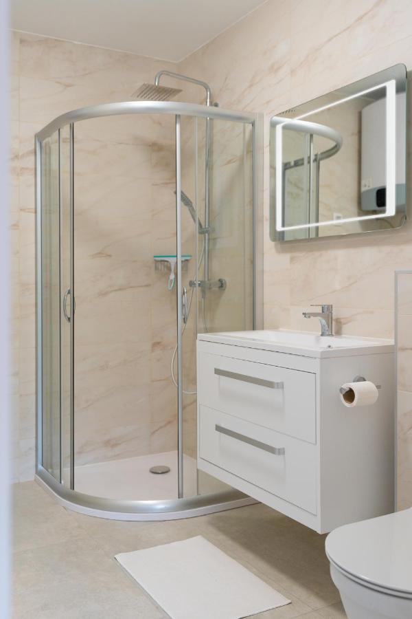 Number One Apartments Вир Экстерьер фото